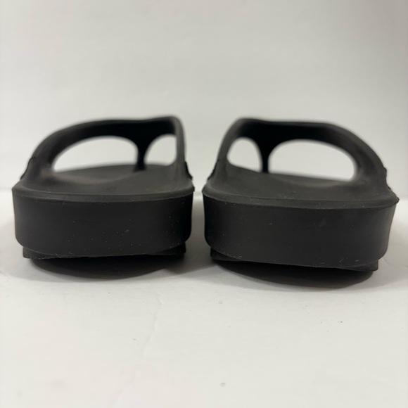 OOFOS OOlala Womens 7 Recovery Sport Shoes Black Thong Flip Flop Casual Slide - Picture 7 of 7